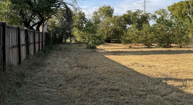 Photo of 1635 E Chavaneaux Rd, San Antonio, TX 78214