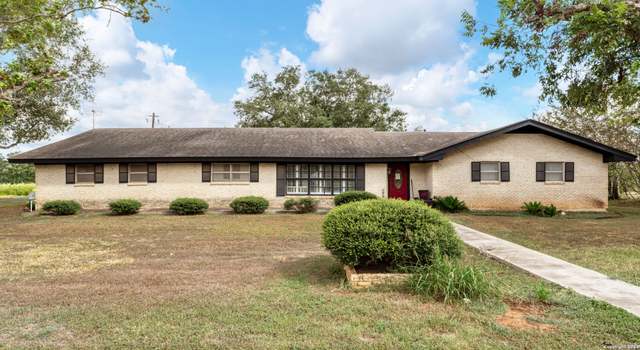 Photo of 1000 E 4th St, Nixon, TX 78140
