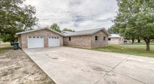 Photo of 415 Ham Ln, Uvalde, TX 78801