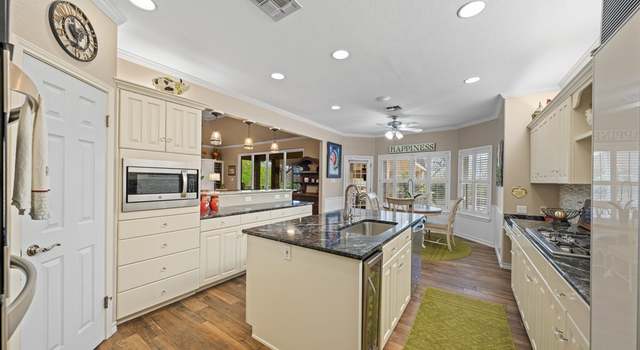 Photo of 102 Spring Ml, Kerrville, TX 78028
