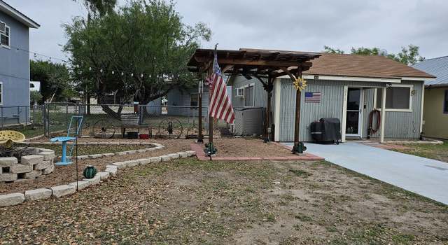 Photo of 211 Plaza de Navarra, Brackettville, TX 78832