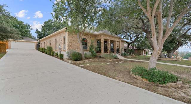 Photo of 423 E Tanglewood Dr, New Braunfels, TX 78130-5204