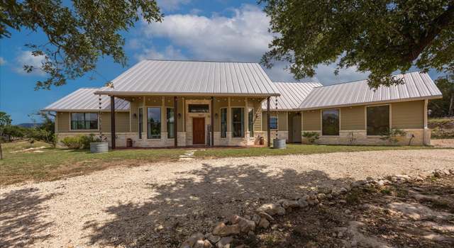 Photo of 122 Twisting Oaks Ct, Pipe Creek, TX 78063