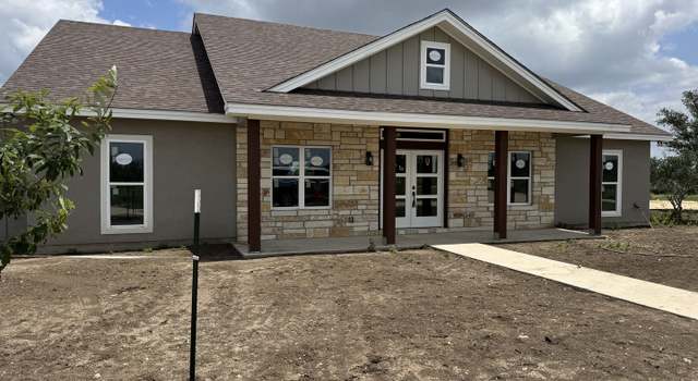 Photo of 61 Friendship Hls, Uvalde, TX 78801