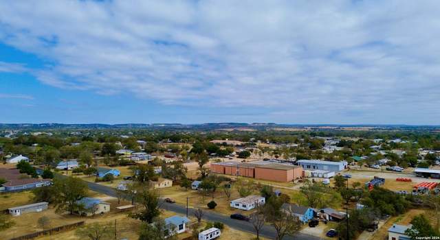 Photo of 1115 Thiele Ln, Fredericksburg, TX 78624
