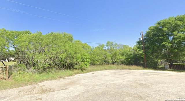 Photo of 255 Fern Hollow Dr, Jourdanton, TX 78026-4801