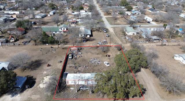 Photo of 319 N Front Ave, Sabinal, TX 78801