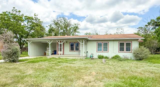 Photo of 1002 Dove, Devine, TX 78016