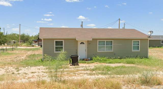 Photo of 227 E Hutchins, La Pryor, TX 78872
