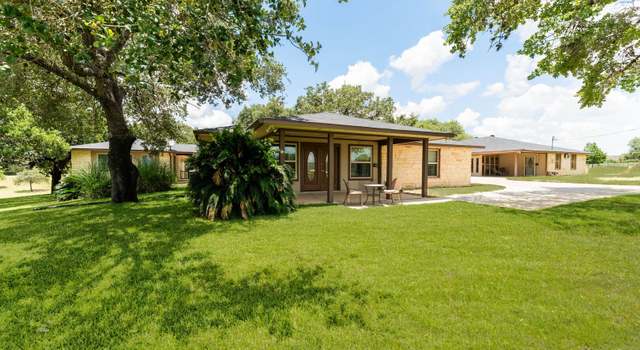 Photo of 103 Misty Bnd, Floresville, TX 78114
