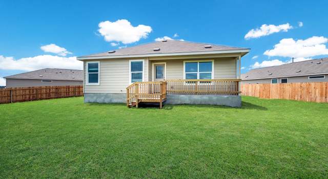 Photo of 900 Riviera Ct, Seguin, TX 78155