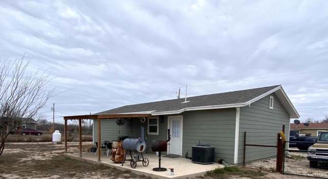 Photo of 563 N Miller, La Pryor, TX 78872