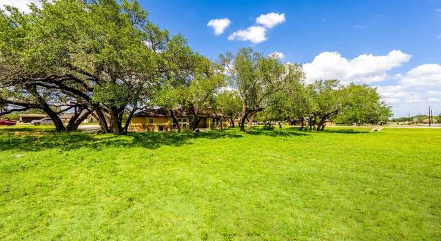 Photo of 101 Vintage Run Dr, La Vernia, TX 78121