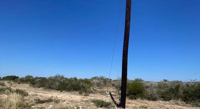 Photo of 91 Palomino Hills Cir, Uvalde, TX 78801