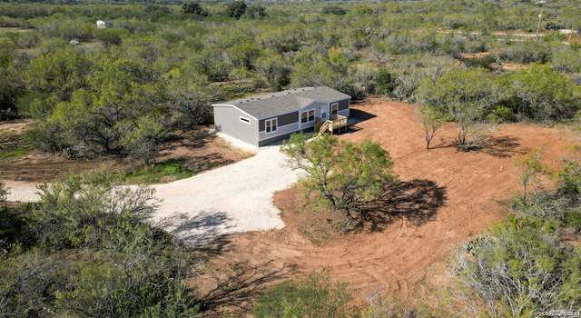 Photo of 617 County Road 327, Pleasanton, TX 78064