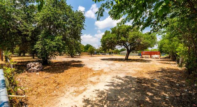 Photo of 877 W Villaret Blvd, San Antonio, TX 78224