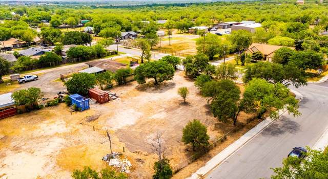Photo of 877 W Villaret Blvd, San Antonio, TX 78224