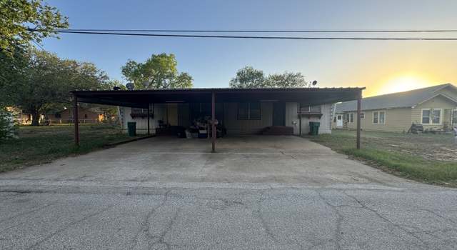 Photo of 704 Cantrell, Jourdanton, TX 78026