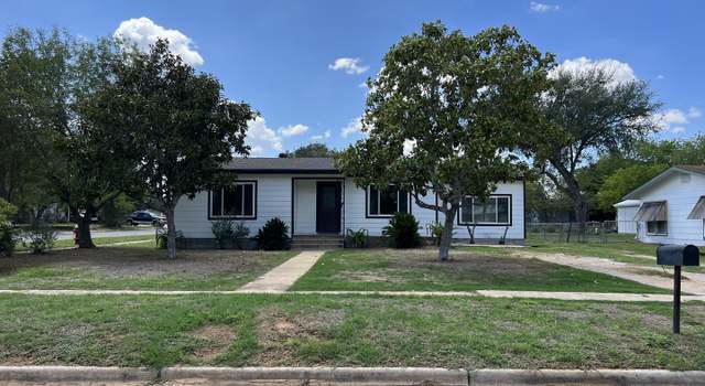 Photo of 203 Murray, Pleasanton, TX 78064