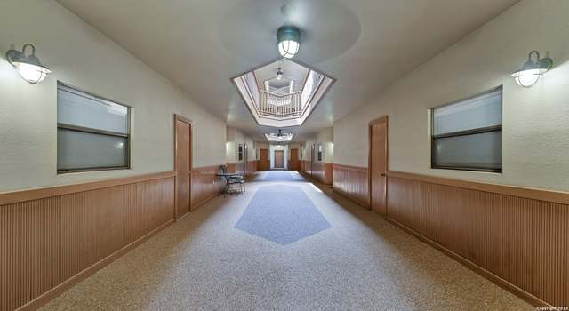 Photo of 401 W Lincoln St Unit 104A, New Braunfels, TX 78130