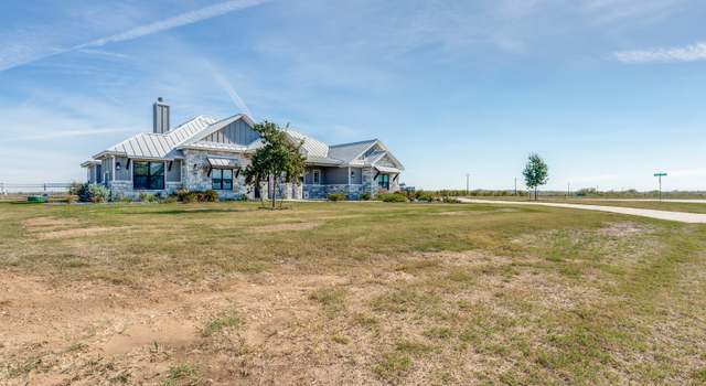 Photo of 305 Farmstead Dr, Seguin, TX 78155