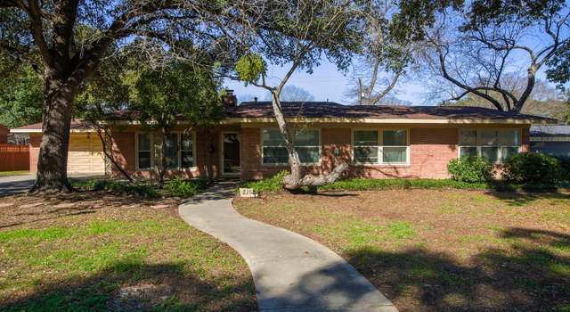 Photo of 215 Five Oaks, San Antonio, TX 78209