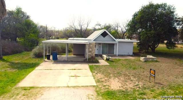 Photo of 10995 Dhanis Ave, Lacoste, TX 78039