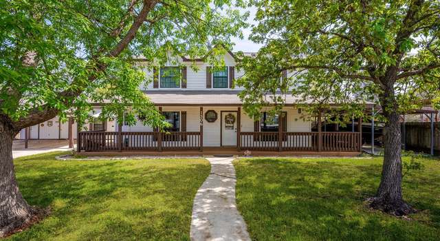 Photo of 1506 D St, Floresville, TX 78114