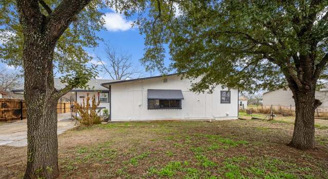 Photo of 1930 Sutherland Springs Rd, Floresville, TX 78114