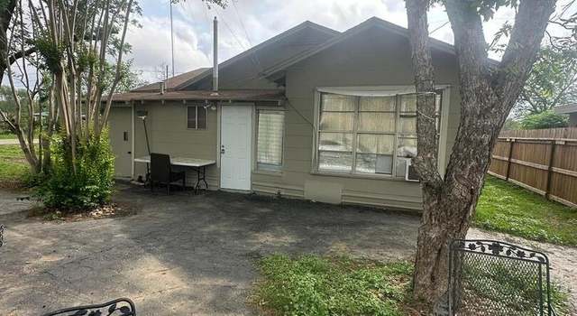 Photo of 619 Pecan, Sabinal, TX 78801