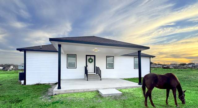Photo of 155 Crestway Rd, Somerset, TX 78069-4659