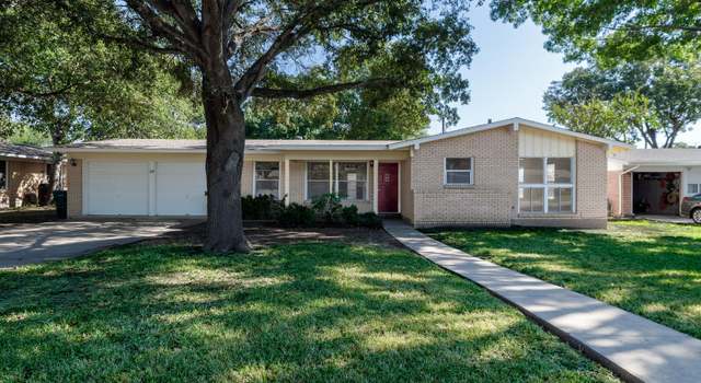 Photo of 218 Beechwood Ave, Universal City, TX 78148-4204