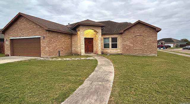 Photo of 1015 Blue Crest Ln, Beeville, TX 78102