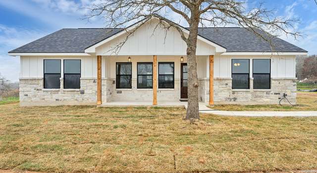 Photo of 1060 County Road 429, Stockdale, TX 78160