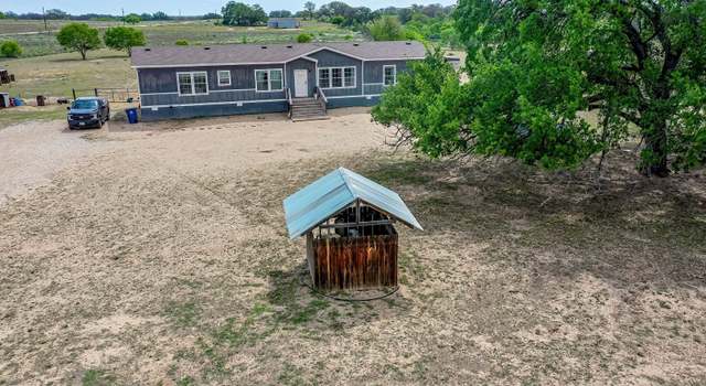 Photo of 322 County Road 7755, Devine, TX 78016