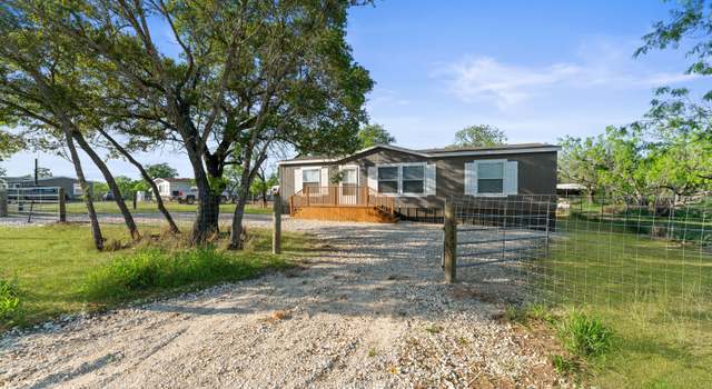 Photo of 315 Cactus Ln, Pleasanton, TX 78064