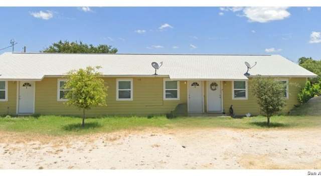 Photo of 530 N Estes, La Pryor, TX 78872