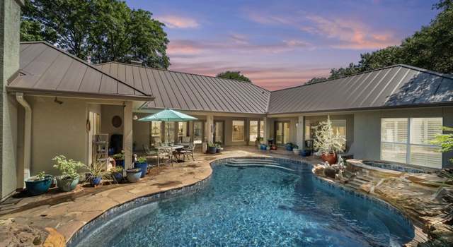 Photo of 74 Granburg Cir, San Antonio, TX 78218