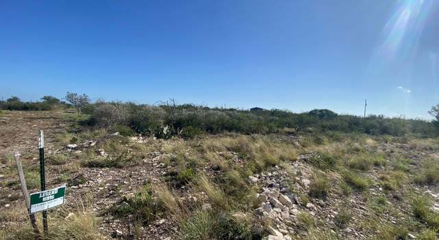 Photo of 71 Greystone Hills Cir, Uvalde, TX 78801