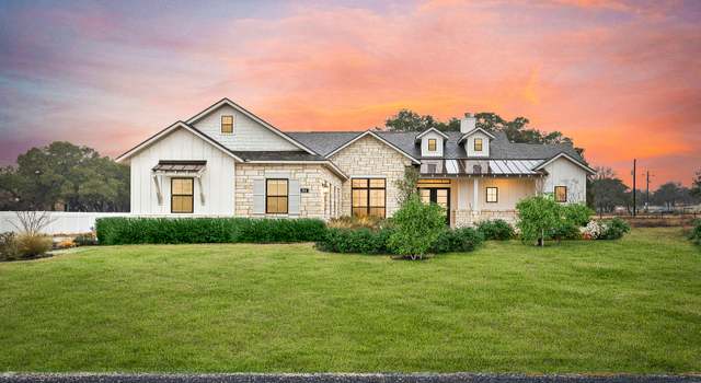 Photo of 104 Timber Hts, La Vernia, TX 78121