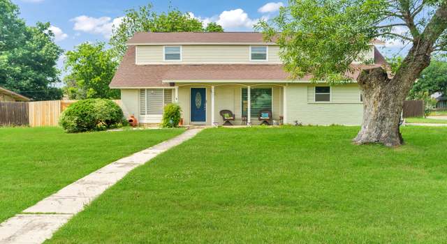 Photo of 437 Cloudmont Dr, Windcrest, TX 78239-2404