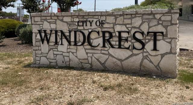Photo of 393 Fenwick Dr, Windcrest, TX 78239-2420