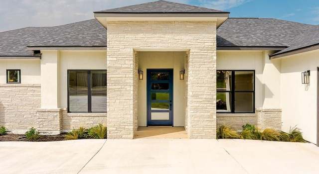 Photo of 2089 Summit Crest Dr, Kerrville, TX 78028