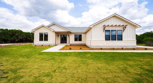 Photo of 265 Vaquero Dr, Pipe Creek, TX 78063