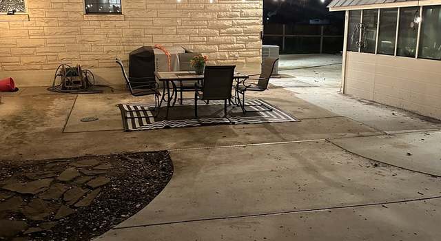 Photo of 503 Mockingbird, Devine, TX 78016
