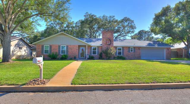 Photo of 1109 Cardinal, Pleasanton, TX 78064