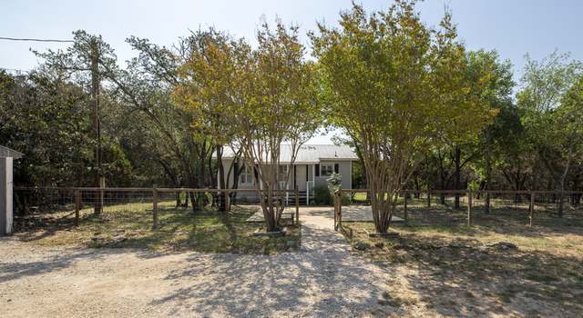 Photo of 957 Deer Forest Dr, Pipe Creek, TX 78063-5316