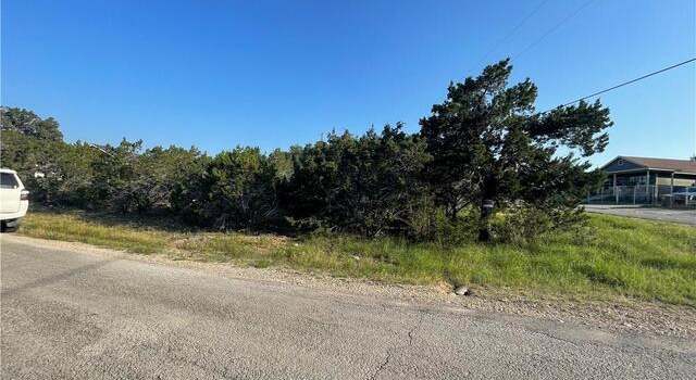 Photo of 320 Ridgewood Trl, Canyon Lake, TX 78133