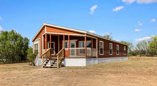 Photo of 133 County Road 2666, Devine, TX 78016