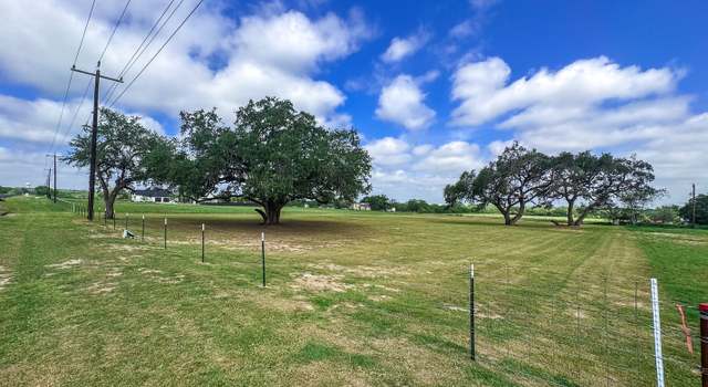 Photo of 21454 Lamm Rd, Elmendorf, TX 78112